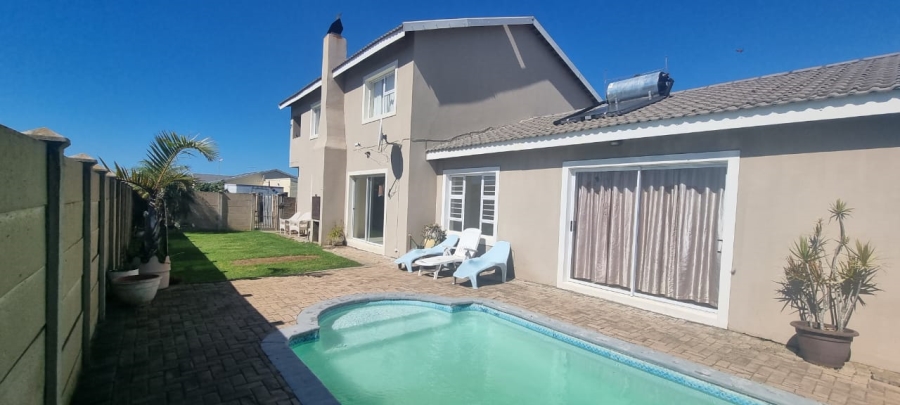 To Let 3 Bedroom Property for Rent in Jeffreys Bay Central Eastern Cape